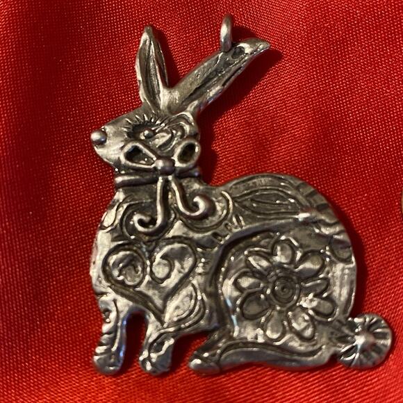 Marcie Signed Pewter Decorated Rabbit Pendant Flower Heart Bow Details - Picture 1 of 4